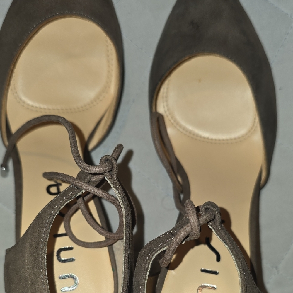 Elegant Brown Women's Shoes‎ - Picture 4 of 8